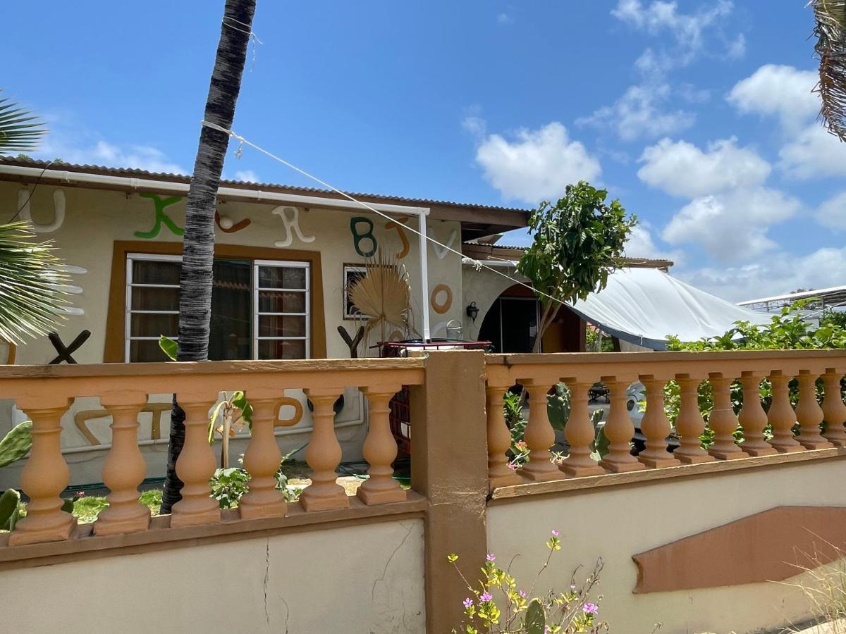 Aruba Backpackers Apartment Oranjestad Ngoại thất bức ảnh